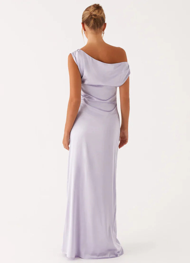 Éva Long Satin Dress Elegant Crystal